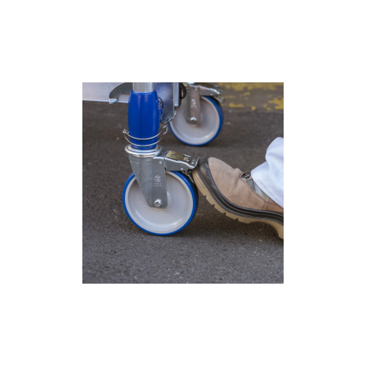 Echafaudage INSIDER Hauteur Travail 5,85 M Tubesca Comabi 1 Echafaudage INSIDER Hauteur Travail 5,85 M Tubesca Comabi