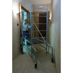 Echafaudage JUNIOR 200 Hauteur De Travail 3.80 M Tubesca Comabi -Direct Mat Boutique echafaudage junior 200 hauteur de travail 380 m tubesca comabi 2