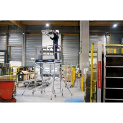 Echafaudage Télescopique X'TOWER 4 M + Kit Embarq Offert - Comabi 6 Echafaudage Télescopique X'TOWER 4 M + Kit Embarq Offert - Comabi -Direct Mat Boutique echafaudage telescopique x tower hauteur travail 400 m tubesca comab 2